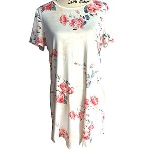 Floral dress with pockets